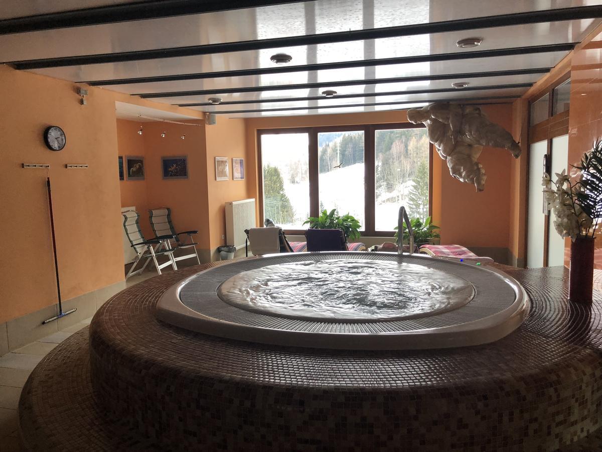 Apartman Portasky Apartment เวลกา อูปา ภายนอก รูปภาพ