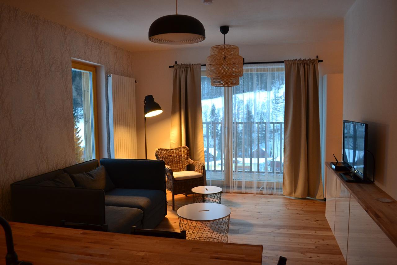 Apartman Portasky Apartment เวลกา อูปา ภายนอก รูปภาพ