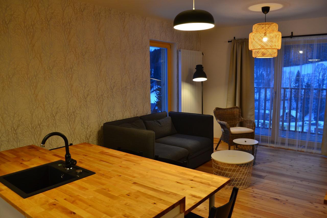 Apartman Portasky Apartment เวลกา อูปา ภายนอก รูปภาพ