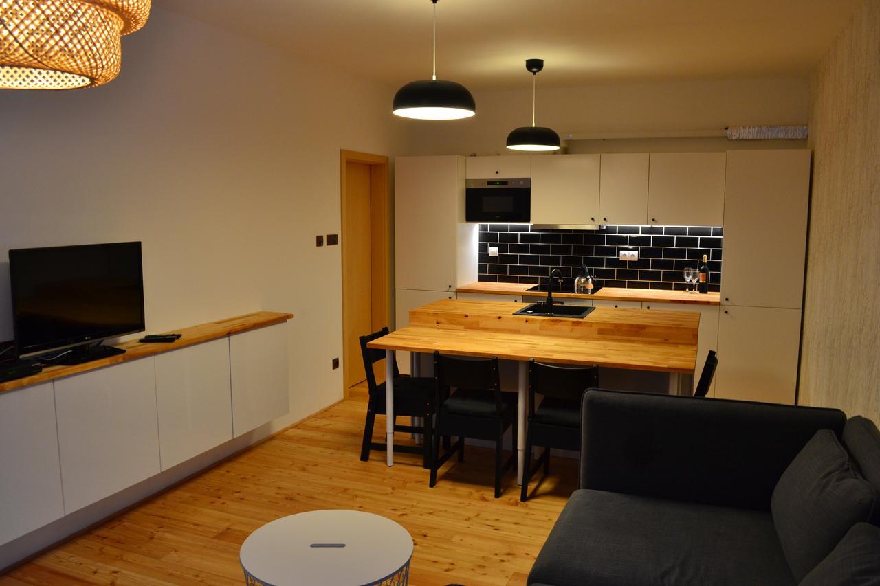 Apartman Portasky Apartment เวลกา อูปา ภายนอก รูปภาพ