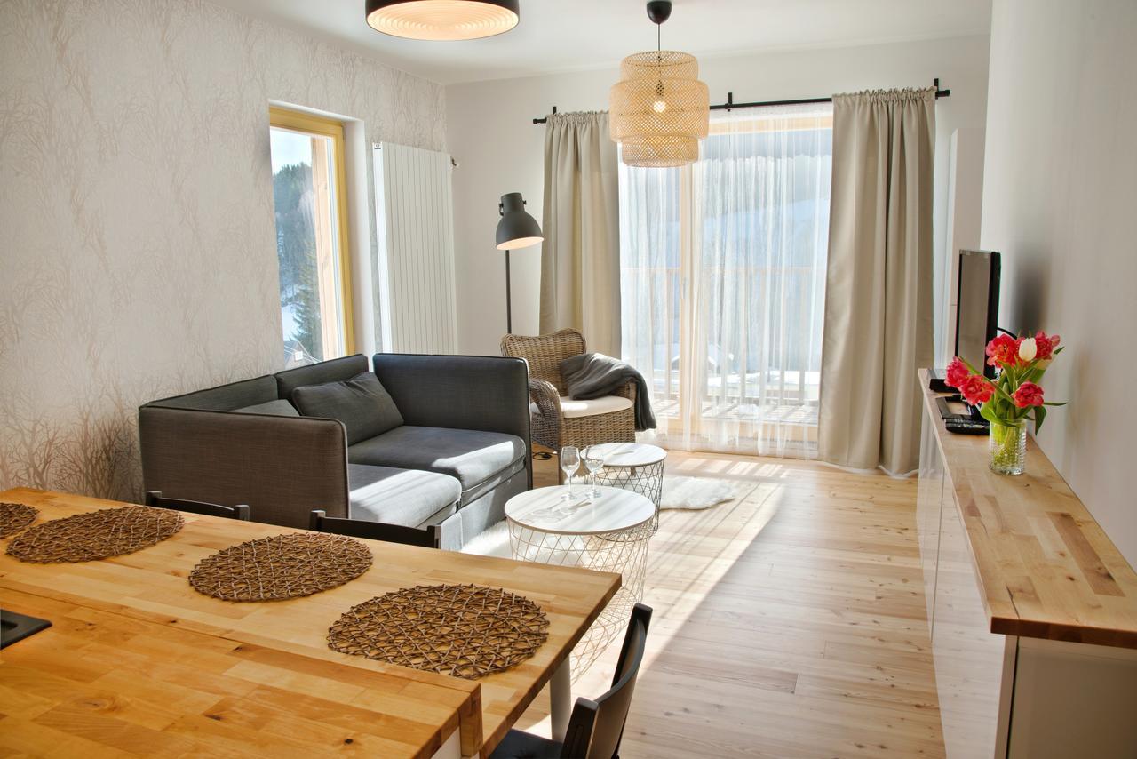 Apartman Portasky Apartment เวลกา อูปา ภายนอก รูปภาพ